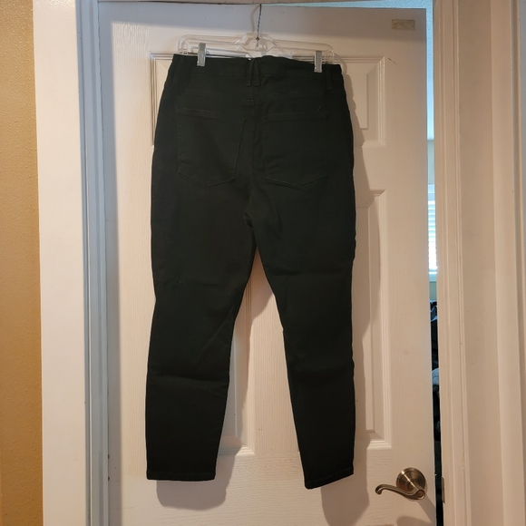 Good American Jeans - Picture 2 of 3